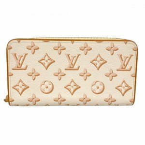 LOUIS VUITTON Cream Monogram Wallet